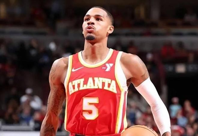 她通过持续 她通过持续